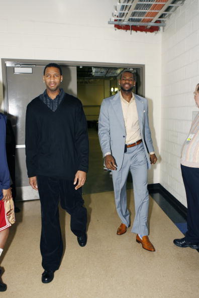 判与双语服 判与双语服